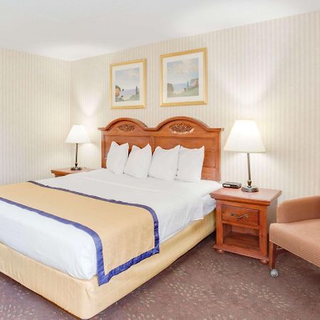 Baymont By Wyndham Kalamazoo West Dış mekan fotoğraf